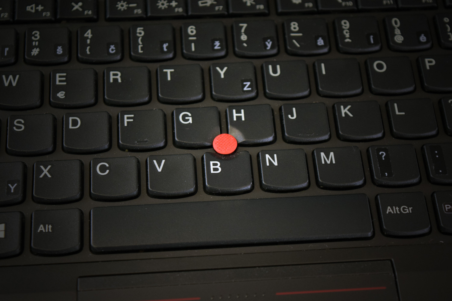 Lenovo ThinkPad T440p - pohľad na TrackPoint